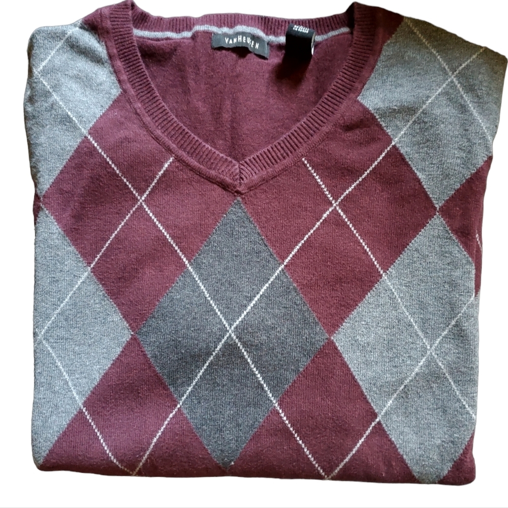 Van Heusen long sleeve v-neck argyle maroon gray lightweight sweater large